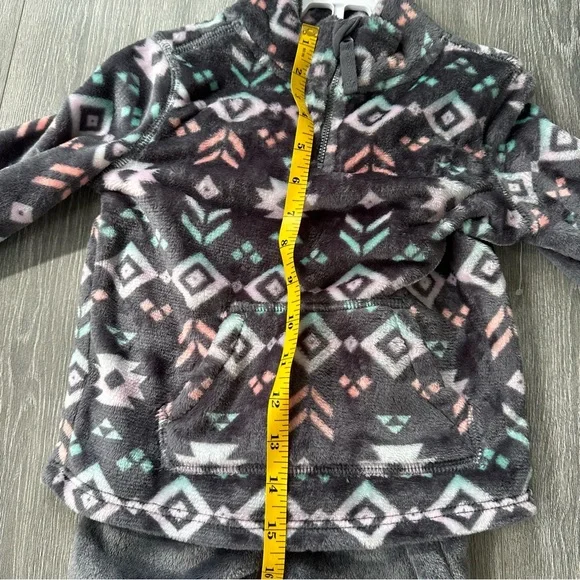 New 3T faux fur top and pant fall/winter set - Picture 3 of 11